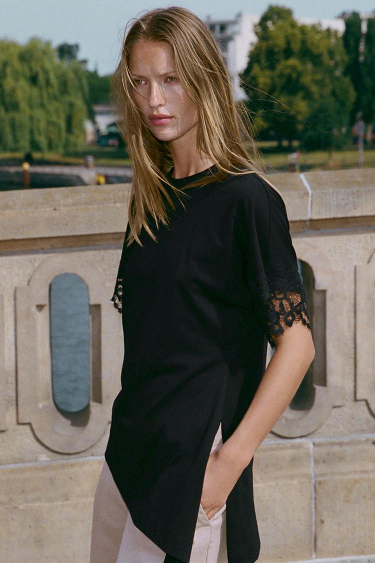 T-SHIRT ASYMÉTRIQUE EN DENTELLE