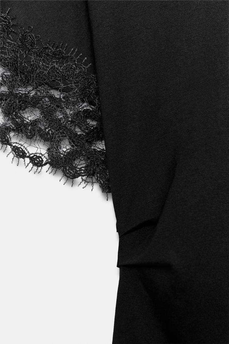 T-SHIRT ASYMÉTRIQUE EN DENTELLE