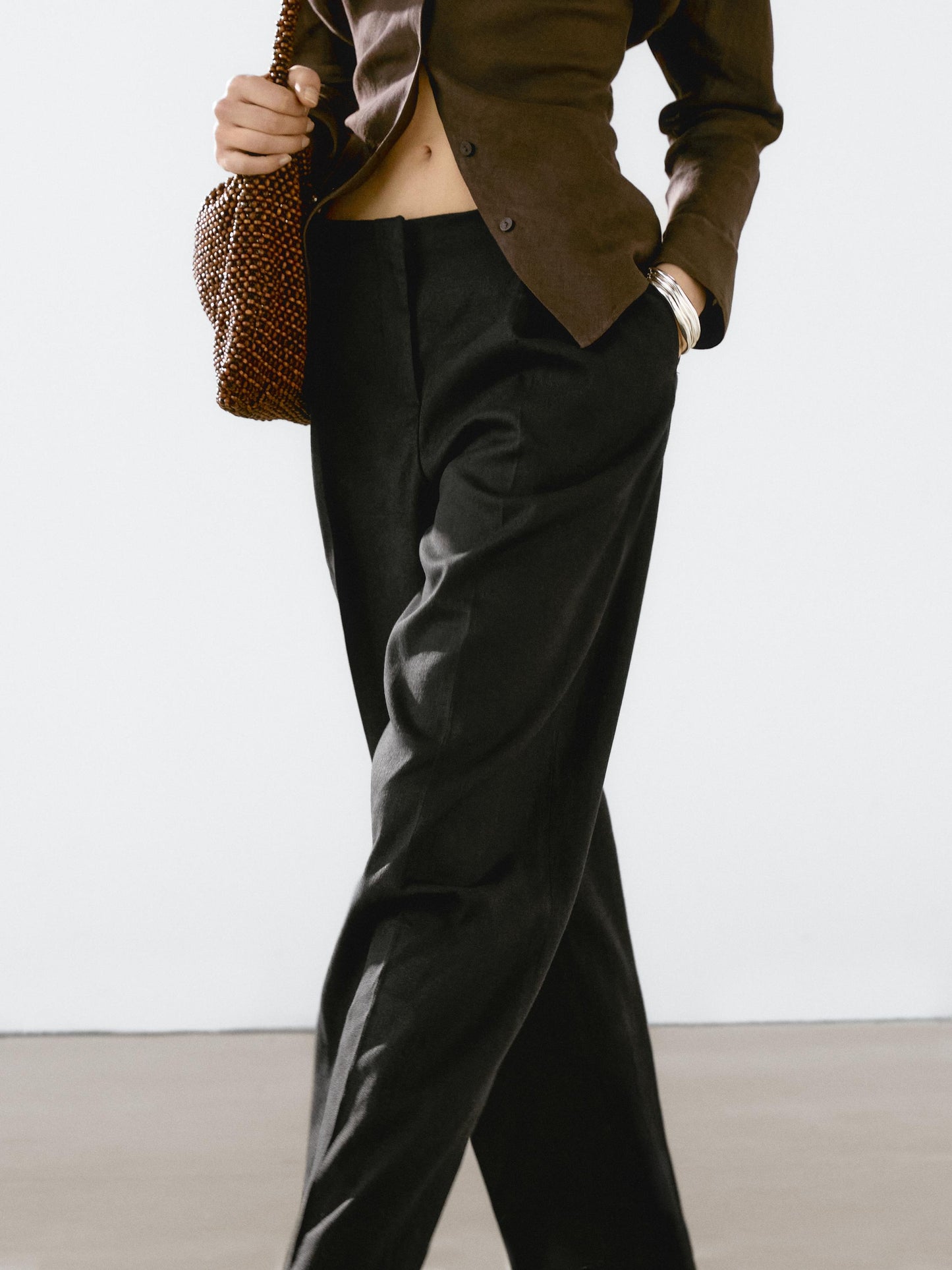 PANTALON TAILLE HAUTE À PINCES ET JAMBES LARGES EN CRÊPE