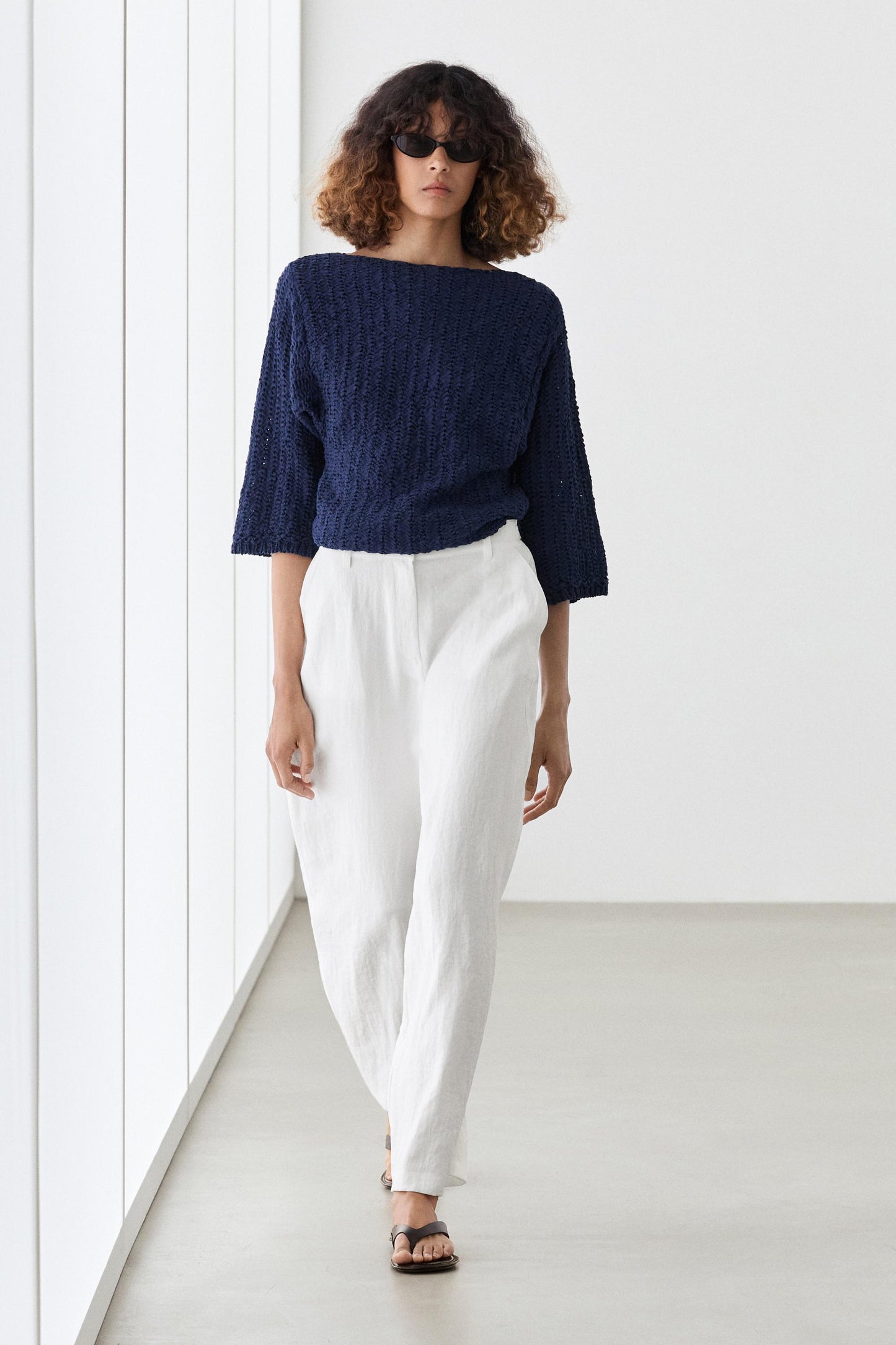 ENSEMBLE VESTE SANS MANCHES CROISÉE À NOUER  100 % LIN | PANTALON FLUIDE À BOUCLES
