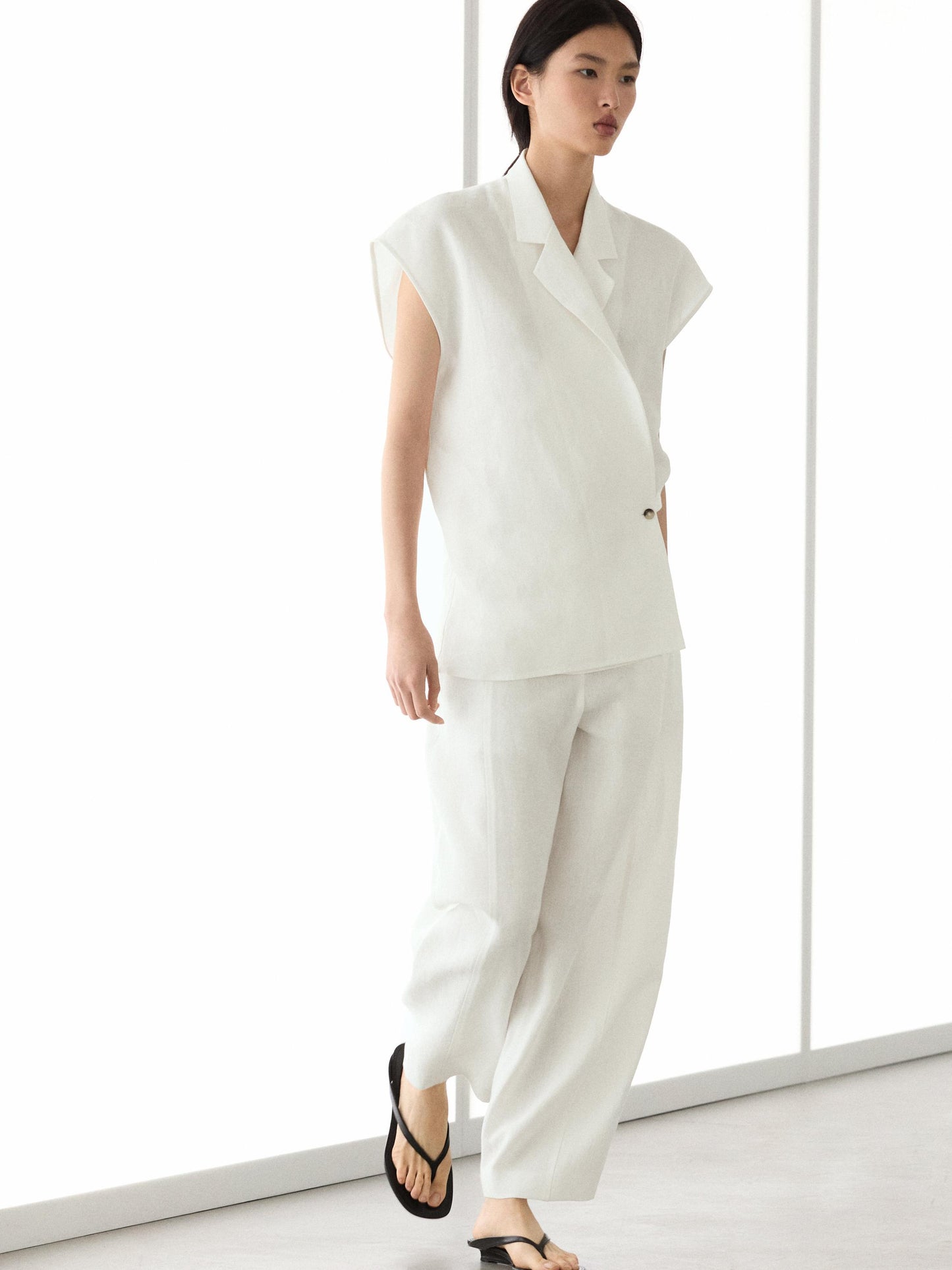 ENSEMBLE GILET BOUTONNAGE LIN| PANTALON BARREL LIN