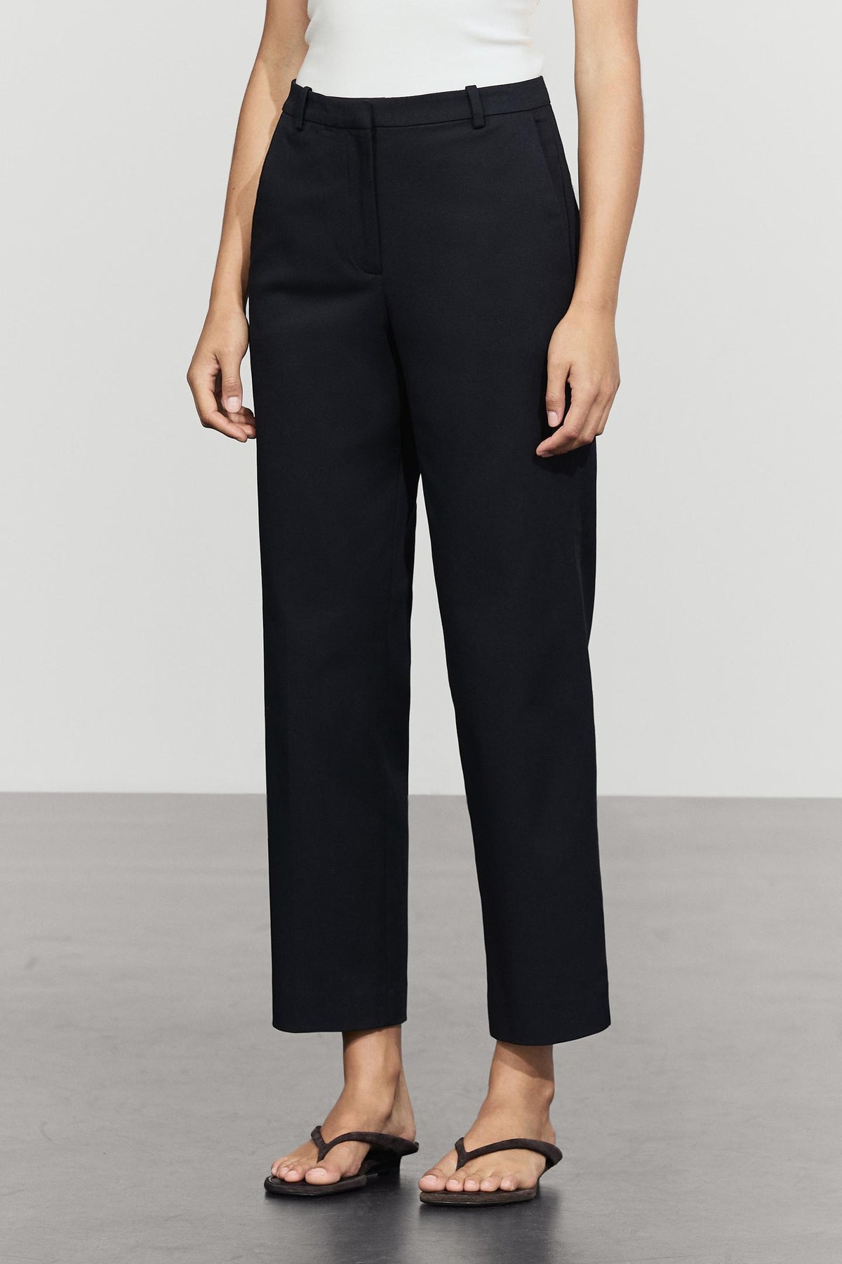 PANTALON STRAIGHT STRETCH EN DAIM