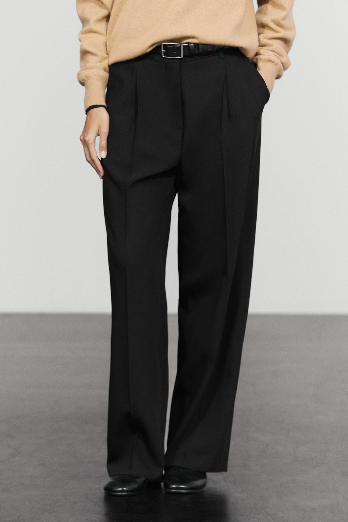 PANTALON FLUIDE ET PLISSÉ