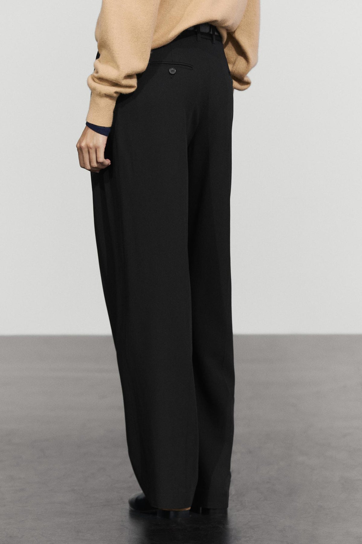 PANTALON FLUIDE ET PLISSÉ