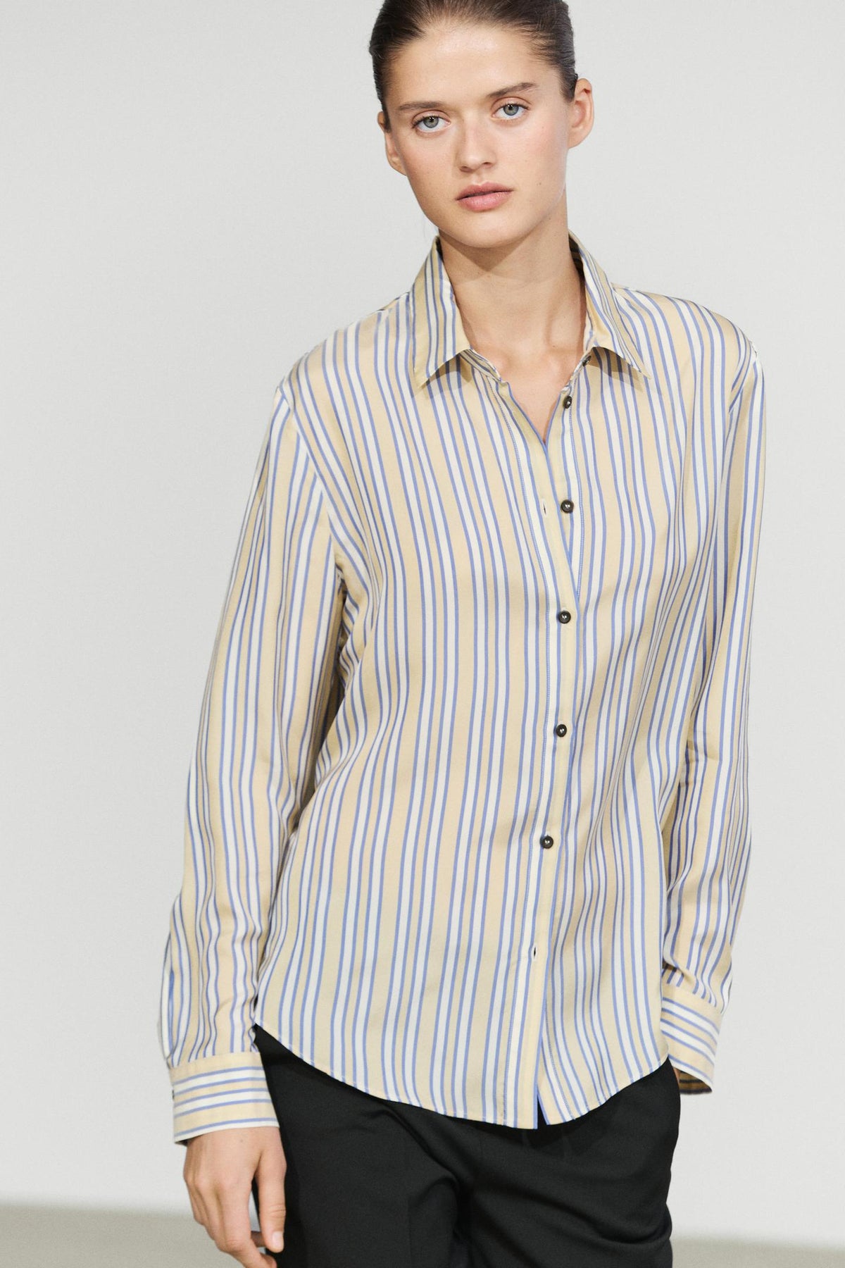 CHEMISE FLUIDE À DÉTAILS RAYÉ