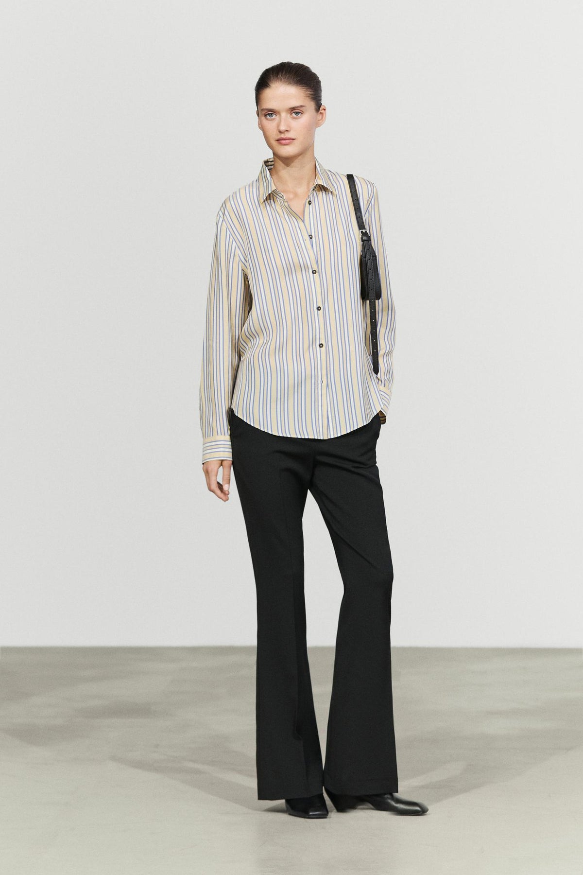CHEMISE FLUIDE À DÉTAILS RAYÉ