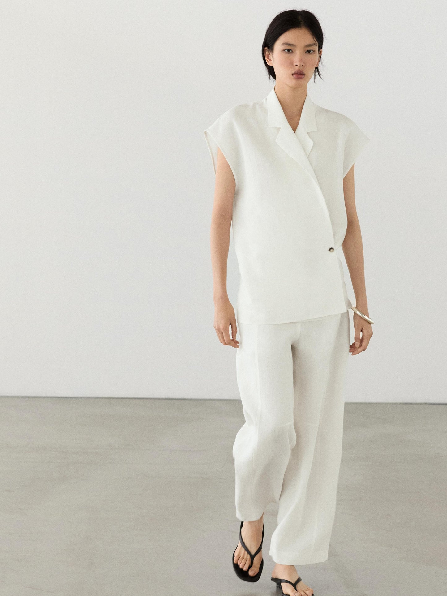 ENSEMBLE GILET BOUTONNAGE LIN| PANTALON BARREL LIN