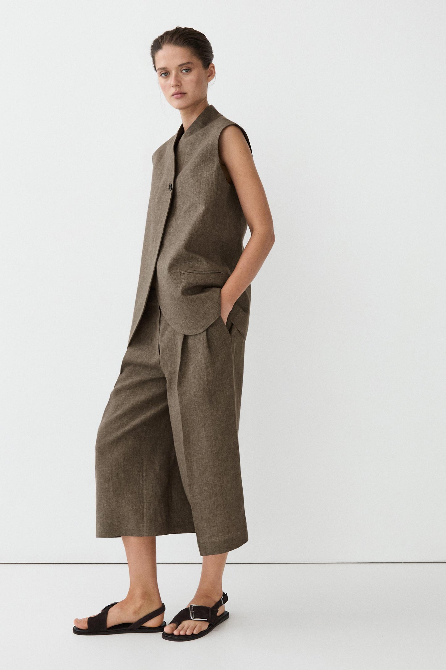 ENSEMBLE GILET | BERMUDA FLUIDE EN LIN MÉLANGÉ