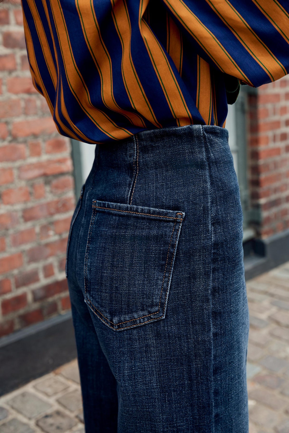 BLOUSE À RAYURES ET VOLANTS