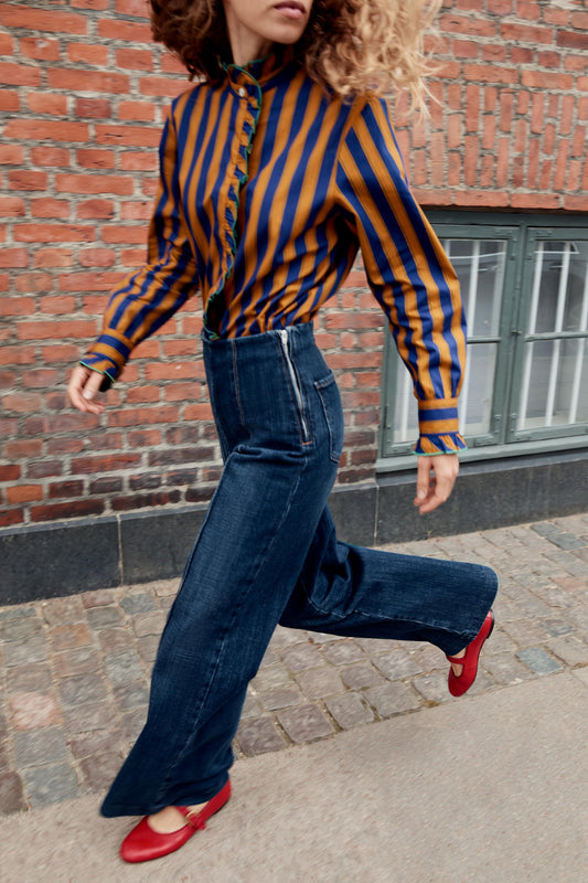 BLOUSE À RAYURES ET VOLANTS