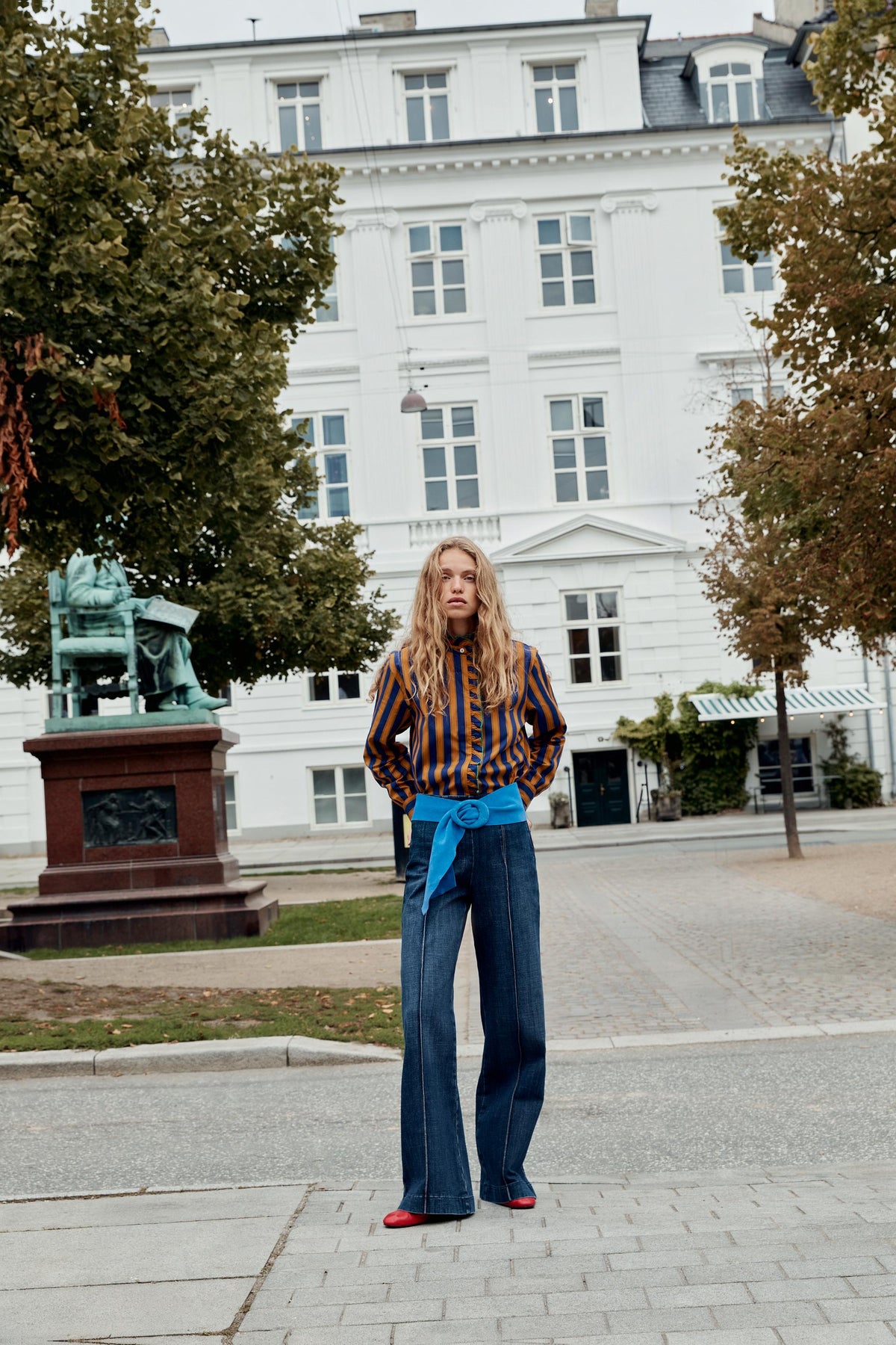 BLOUSE À RAYURES ET VOLANTS
