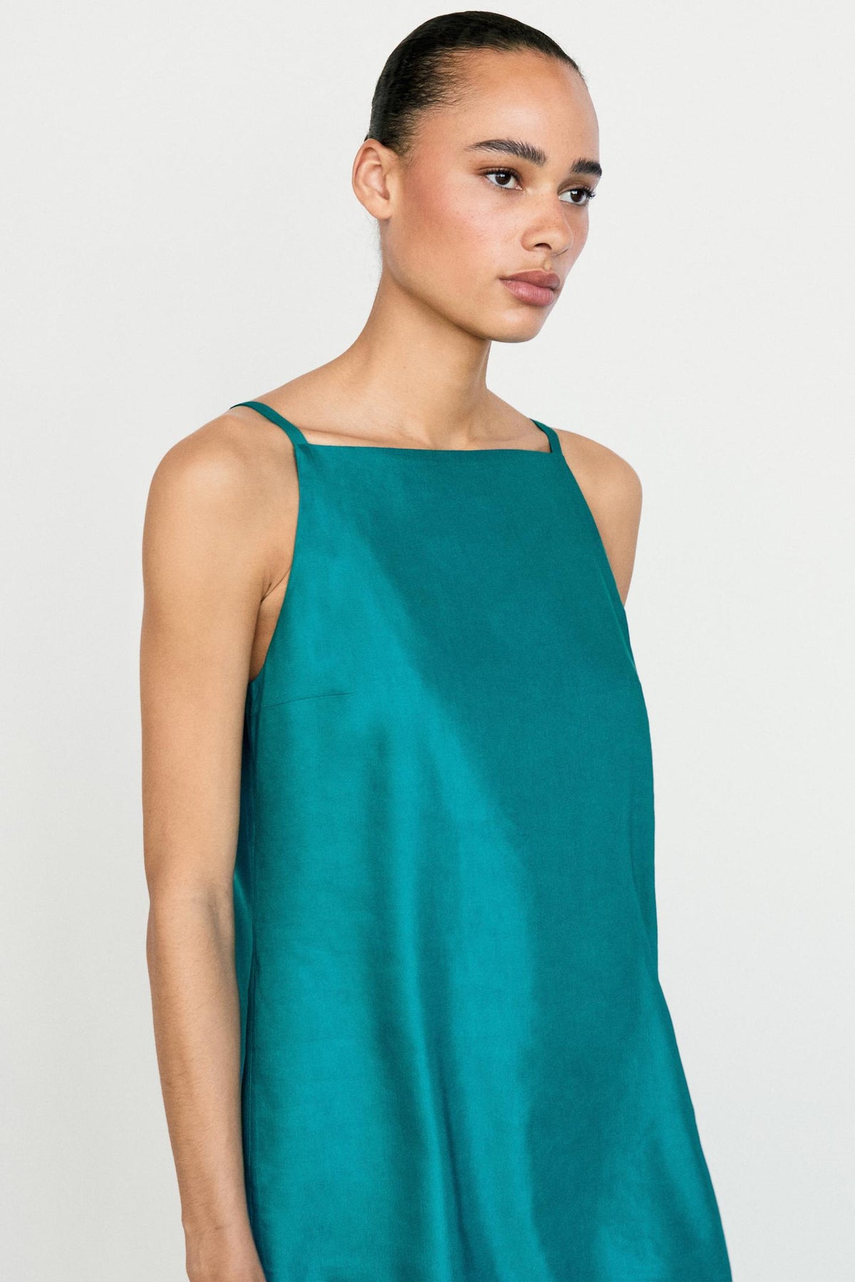ROBE COURTE EN MÉLANGE DE LIN