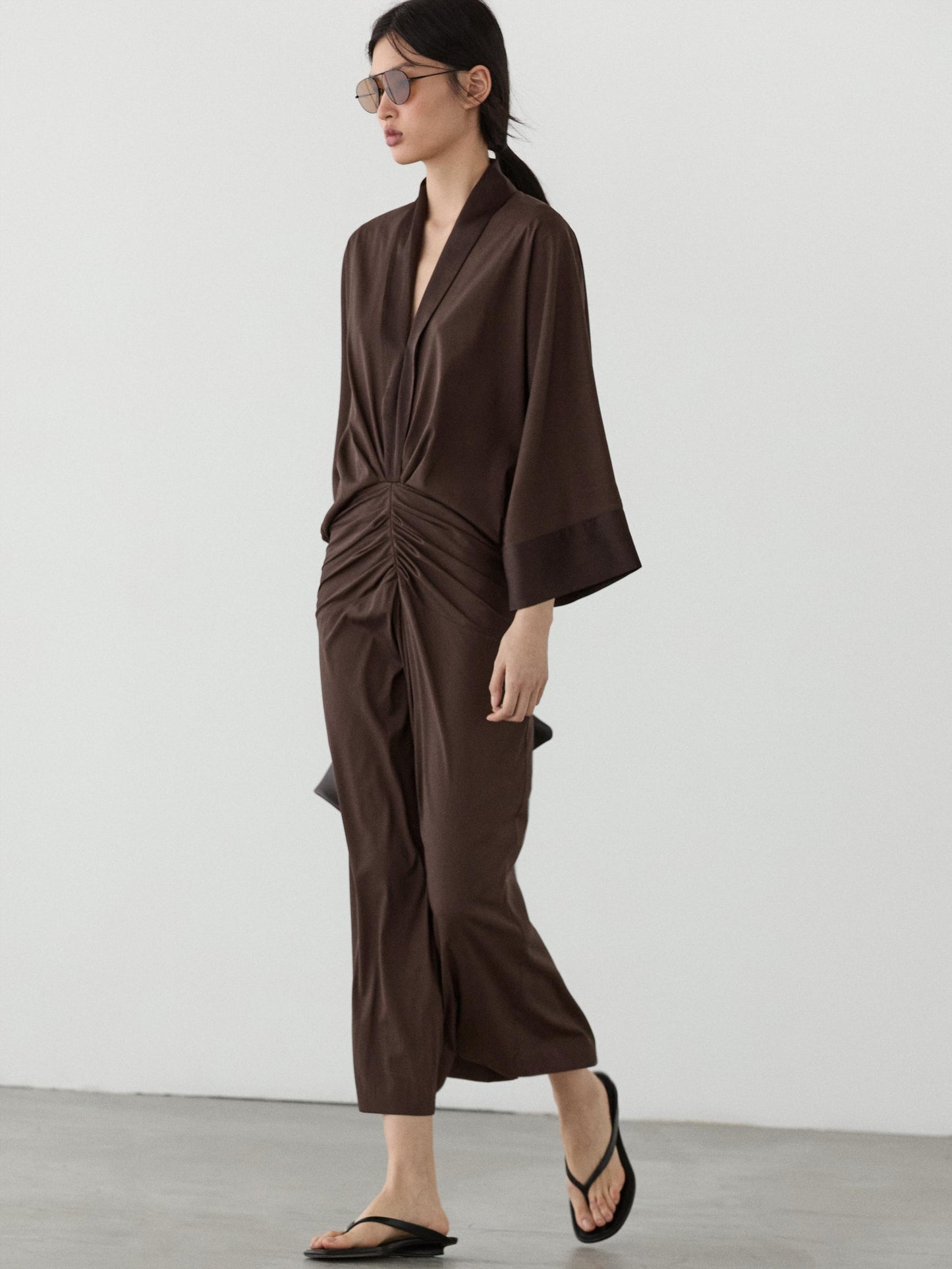 ROBE À MANCHES LONGUES FRONCÉE