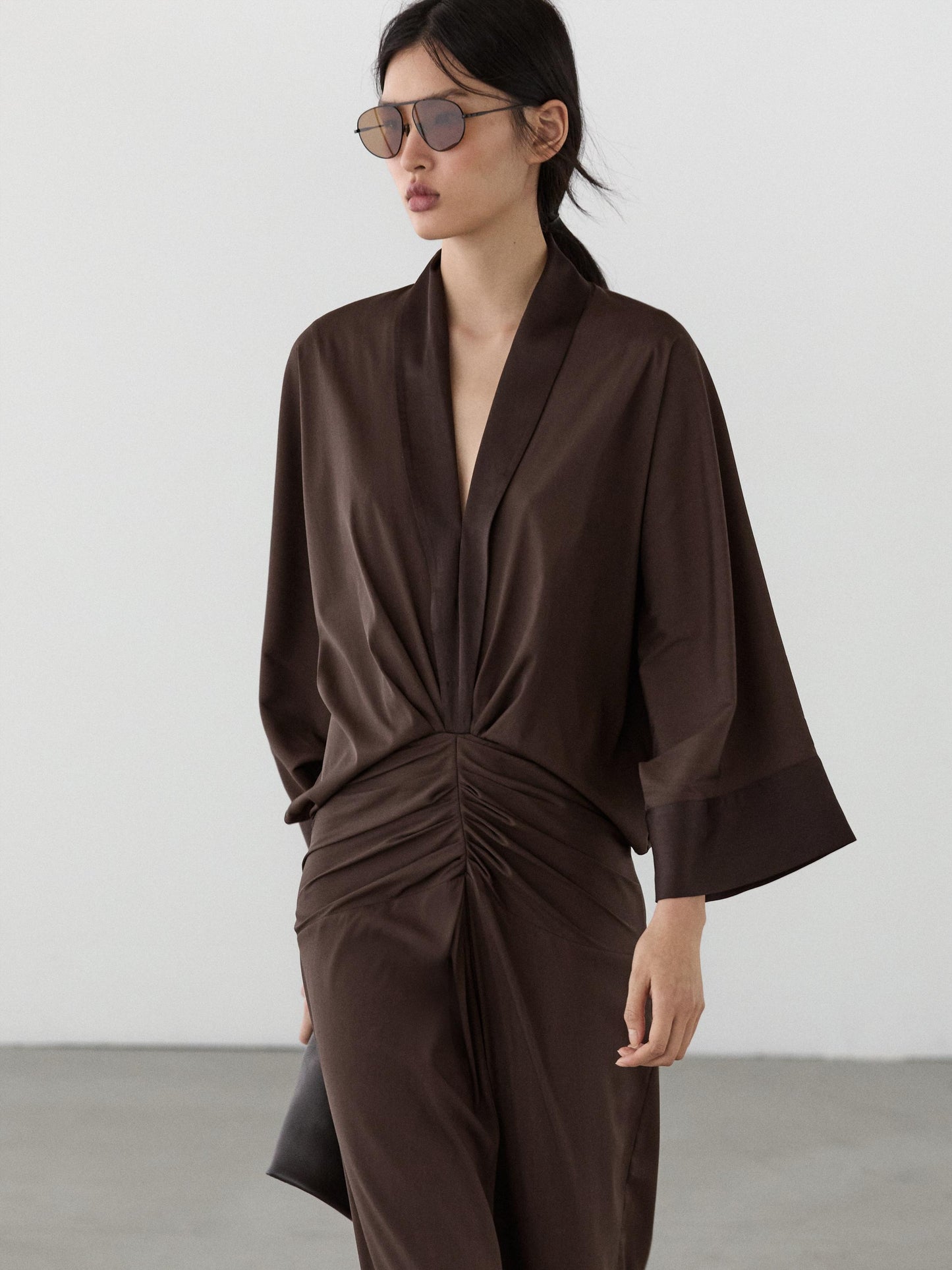 ROBE À MANCHES LONGUES FRONCÉE