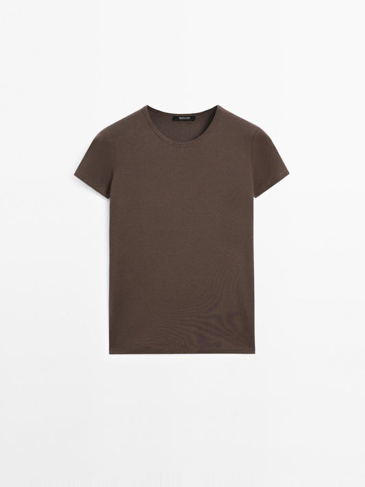 SHORT SLEEVE T-SHIRT  WITH PIPING DETAIL