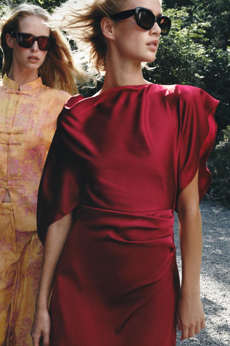 ROBE MIDI SATINÉE EFFET CAPE