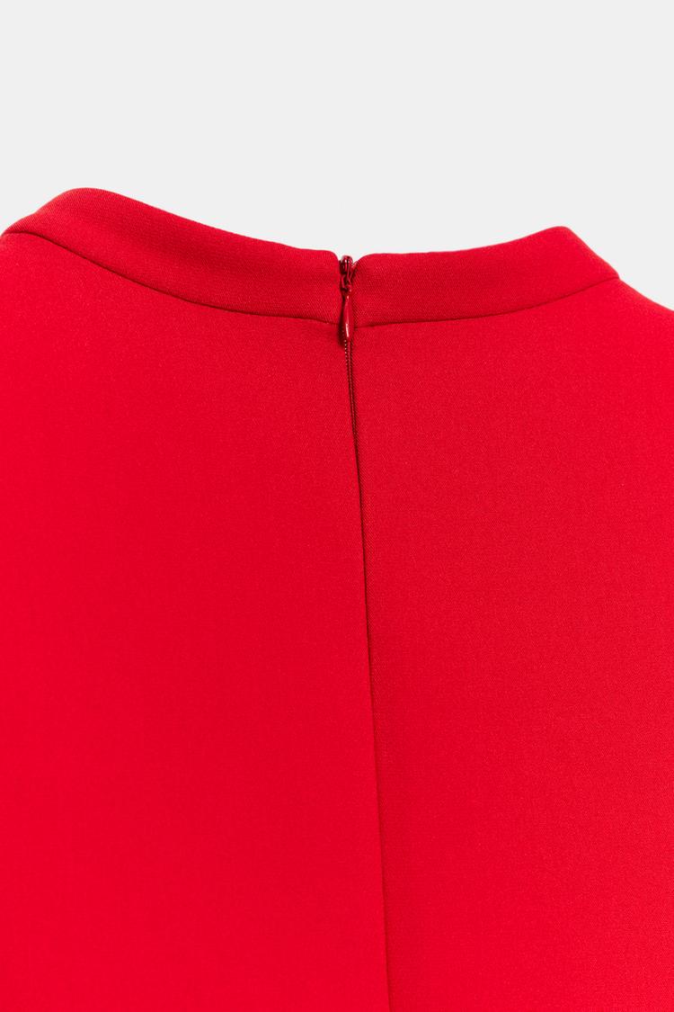 ROBE COURTE À MANCHES BOUFFANTES