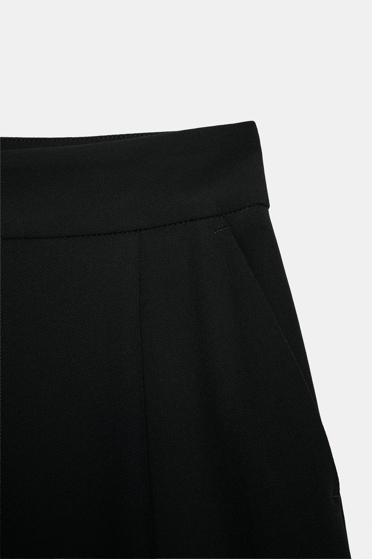 PANTALON PALAZZO À BOUTON DORÉ