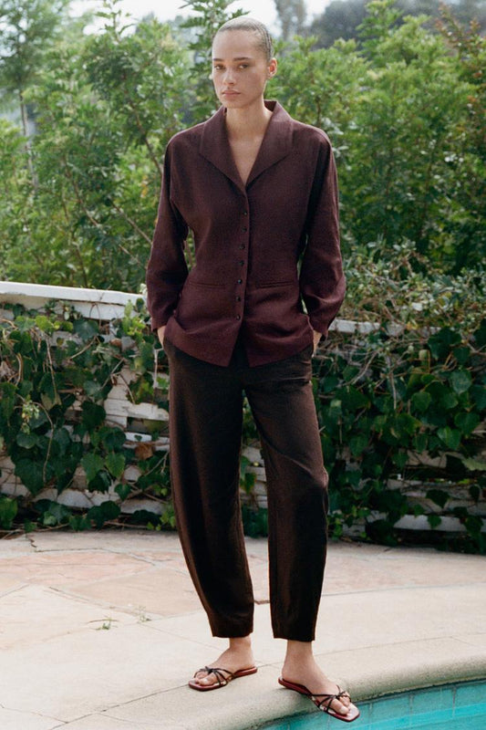 VESTE EN LIN AVEC PLI AU DOS