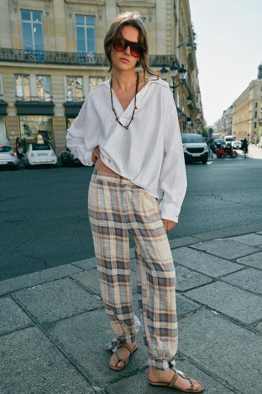 PANTALON BOUFFANT À LACETS ET CARREAUX