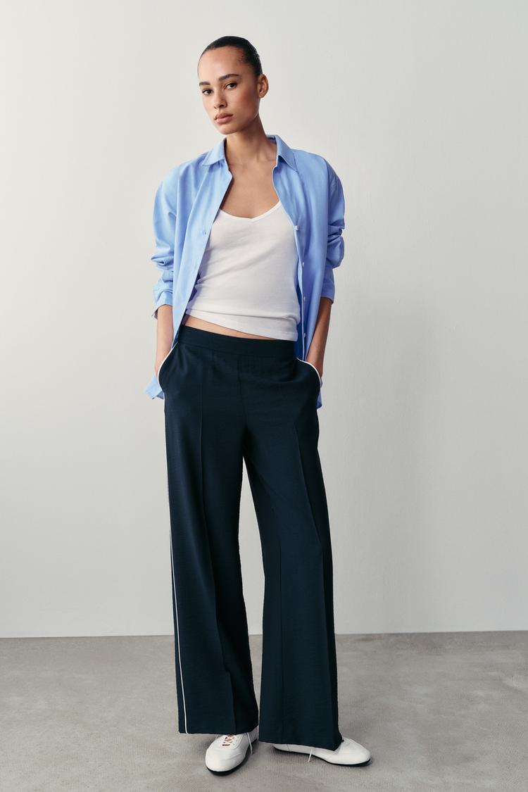 PANTALON À LISERÉS CONTRASTÉS