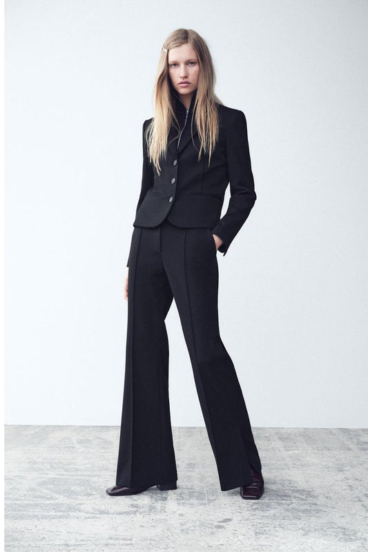 VESTE COURTE À NERVURES | PANTALON FLARE À FENTES