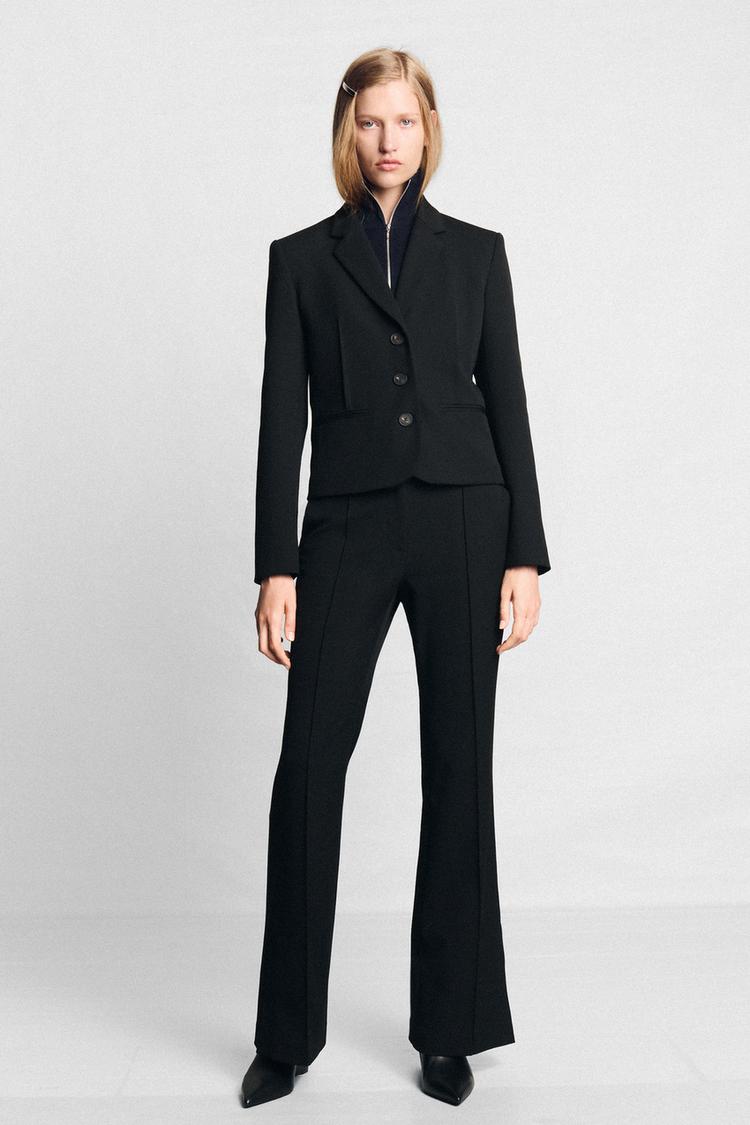 ENSEMBLE VESTE COURTE À NERVURES | PANTALON FLARE À FENTES