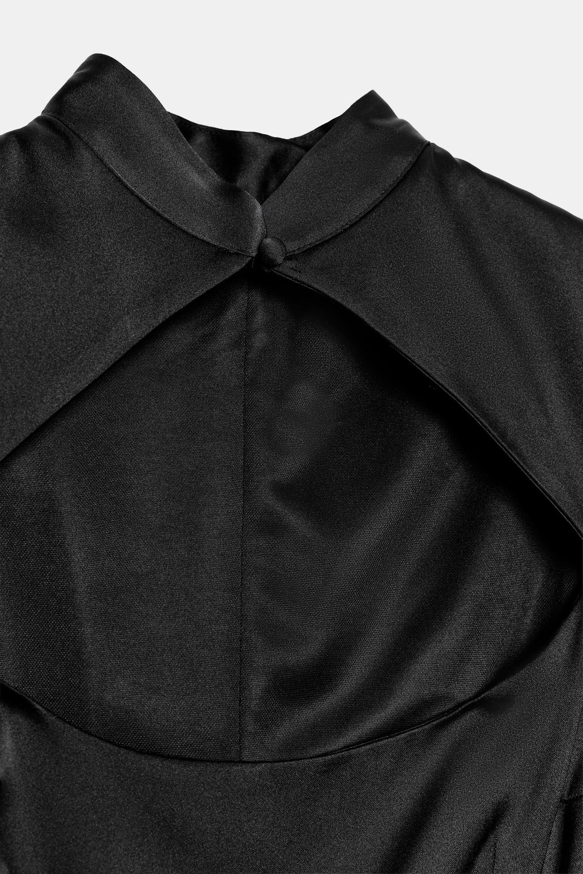 ROBE MI-LONGUE SATINÉE AVEC OUVERTURE