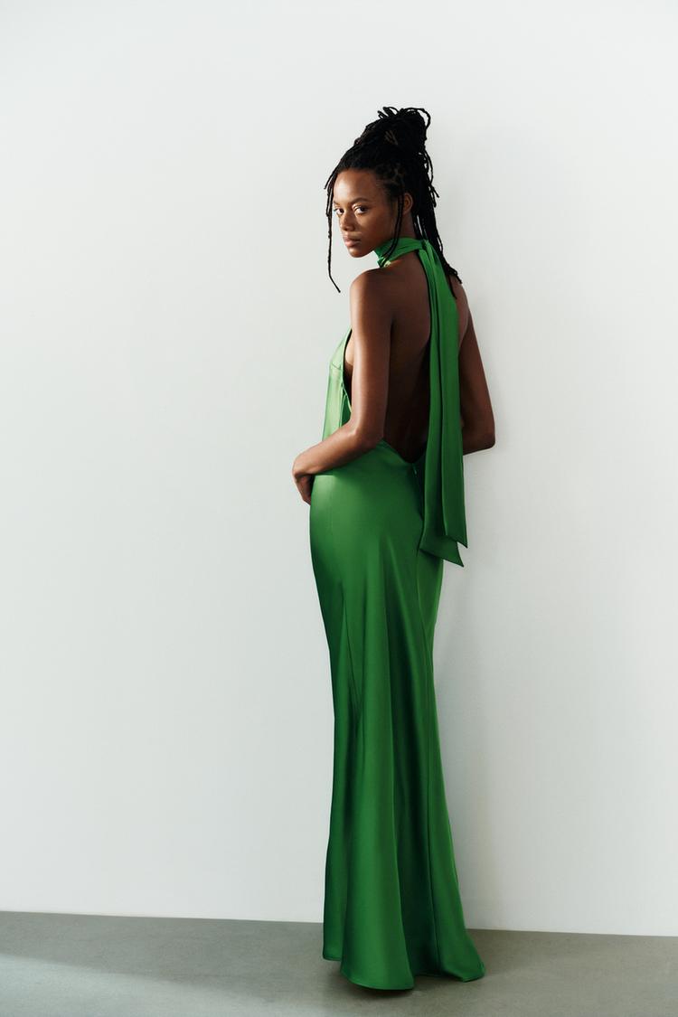 ROBE LONGUE SATINÉE À NŒUD