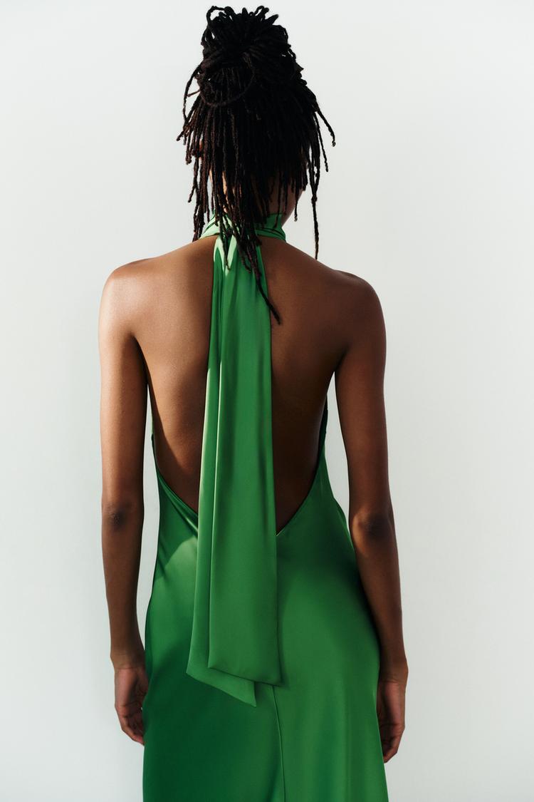 ROBE LONGUE SATINÉE À NŒUD