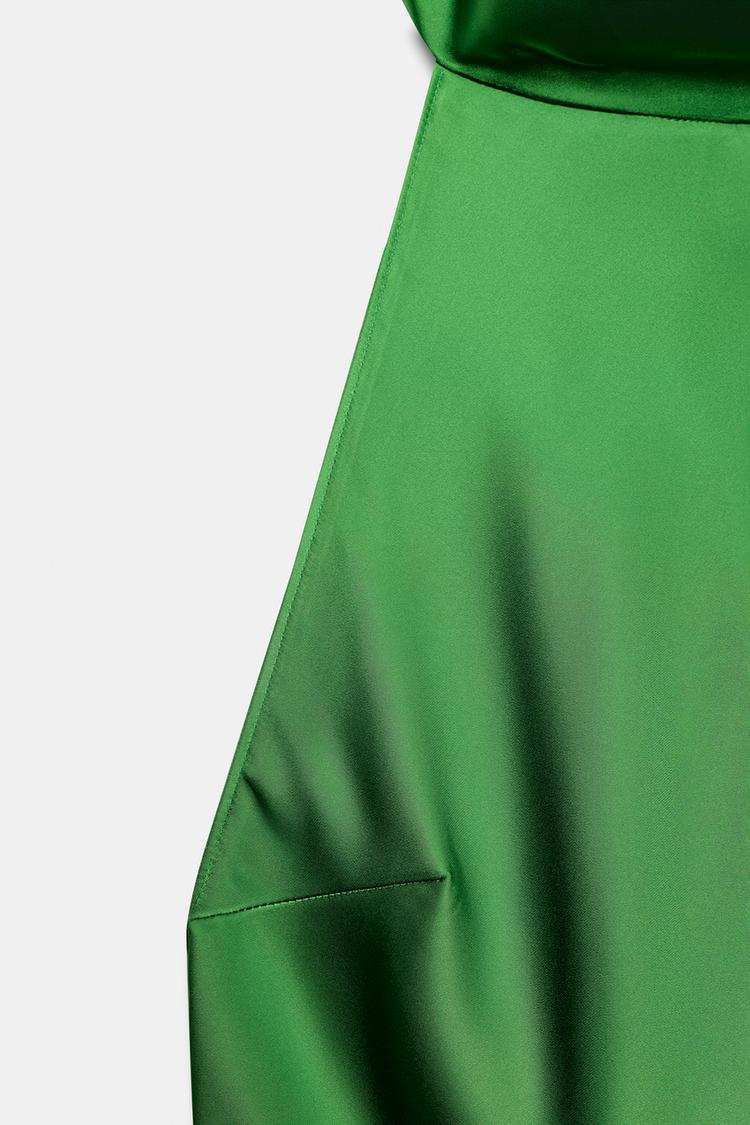 ROBE LONGUE SATINÉE À NŒUD