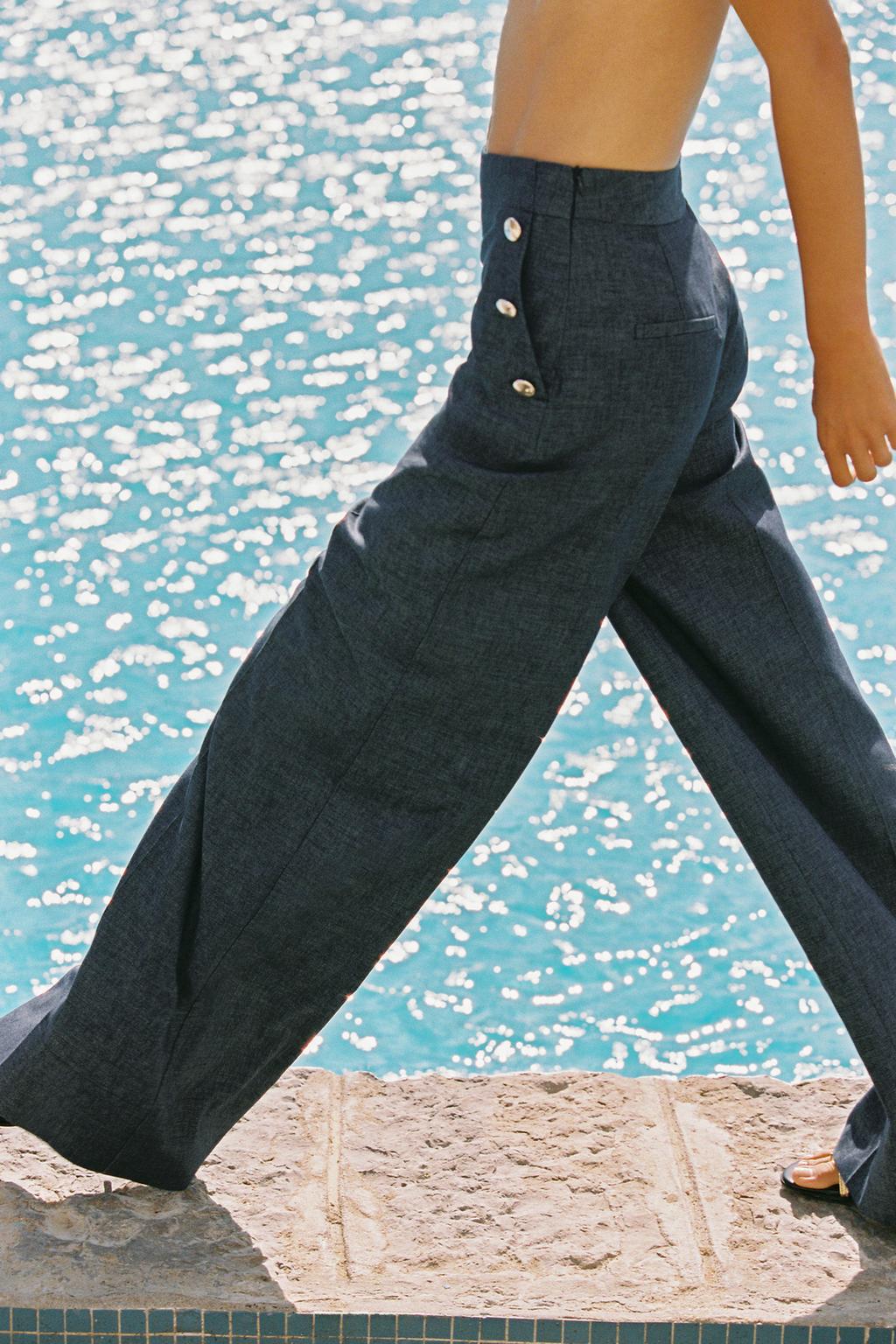 PANTALON LARGE À BOUTONS AVEC LIN