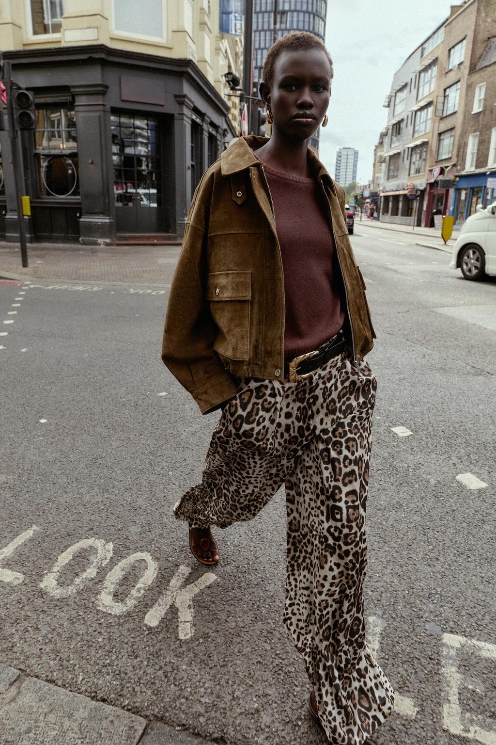 PANTALON LARGE SATINÉ