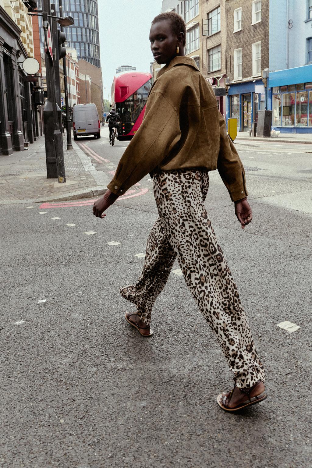 PANTALON LARGE SATINÉ