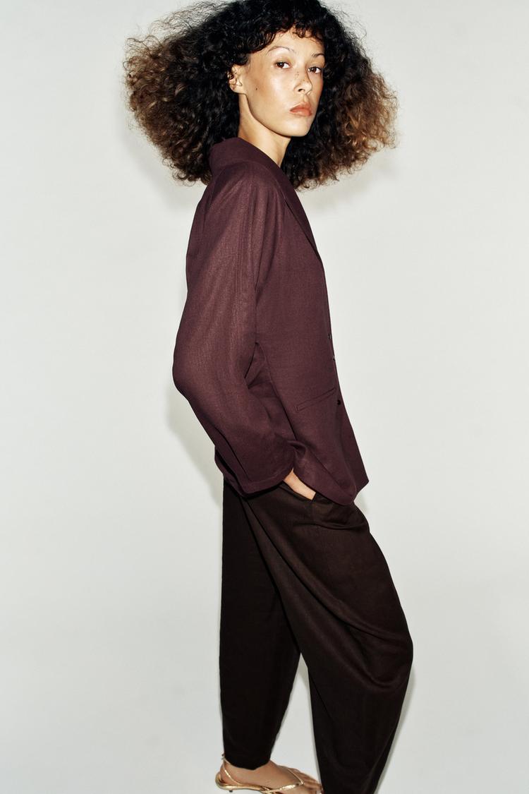 VESTE EN LIN AVEC PLI AU DOS