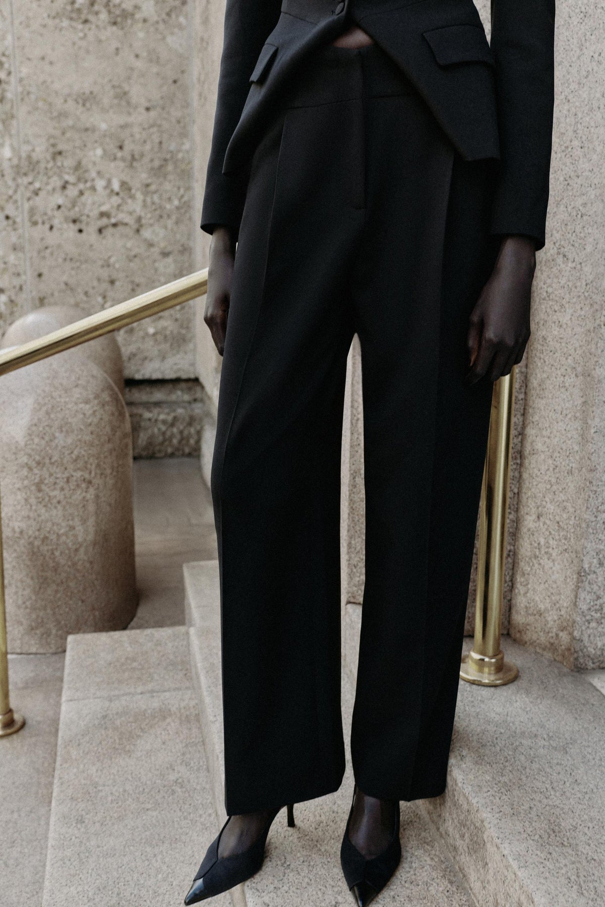 ENSEMBLE VESTE AJUSTÉE PEPLUM | PANTALON DROIT TAILLE HAUTE