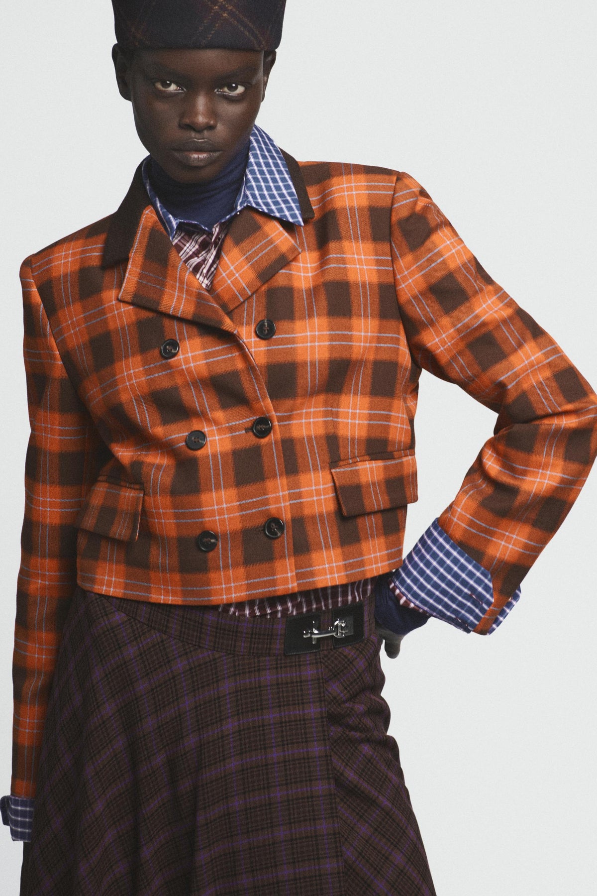 VESTE COURTE À CARREAUX