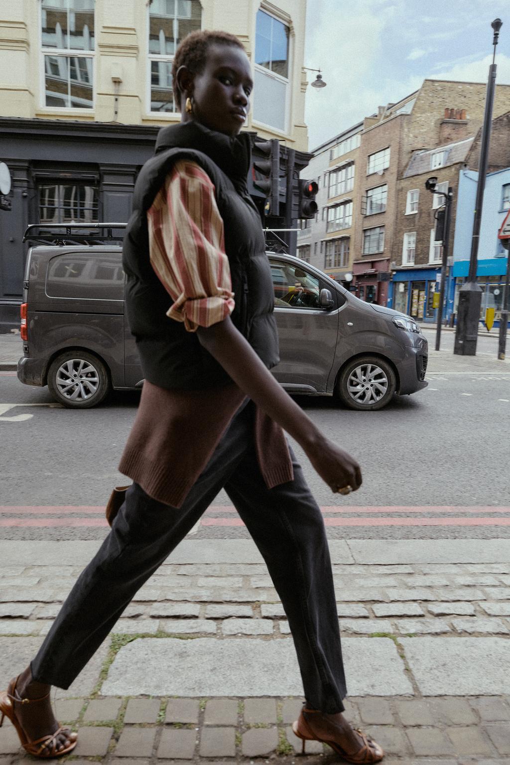 CHEMISE RAYÉE AVEC PATTE AU DOS