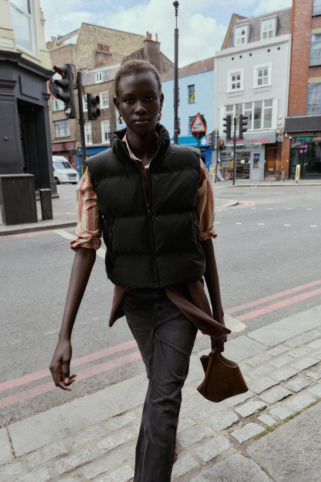 CHEMISE RAYÉE AVEC PATTE AU DOS