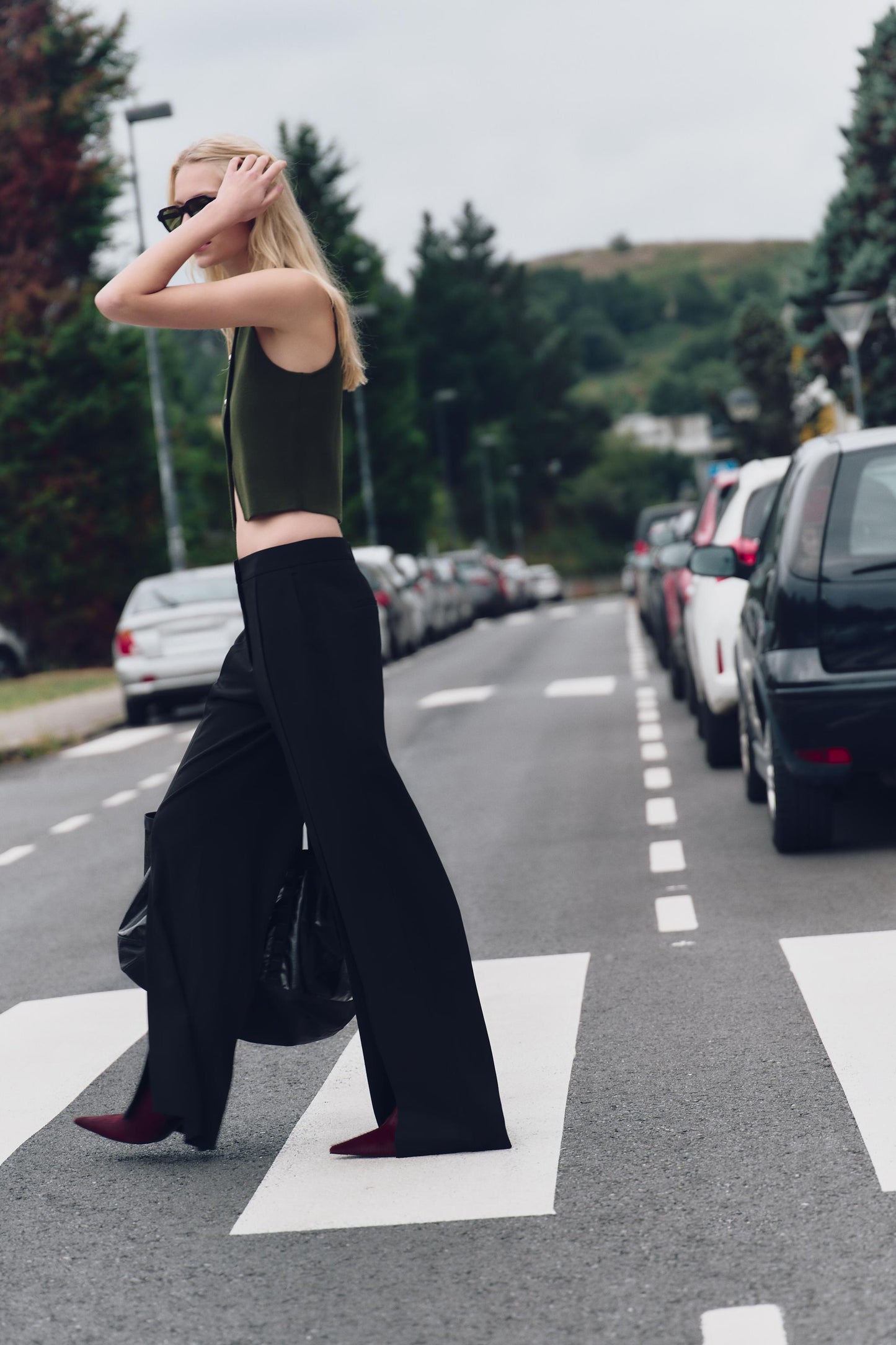 PANTALON LARGE BAS A FENTES