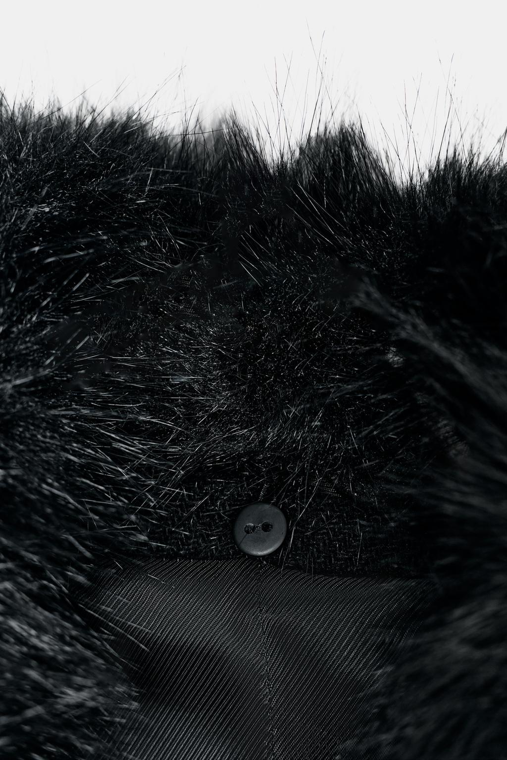 MANTEAU COURT AVEC LAINE À REVERS EFFET FOURRURE