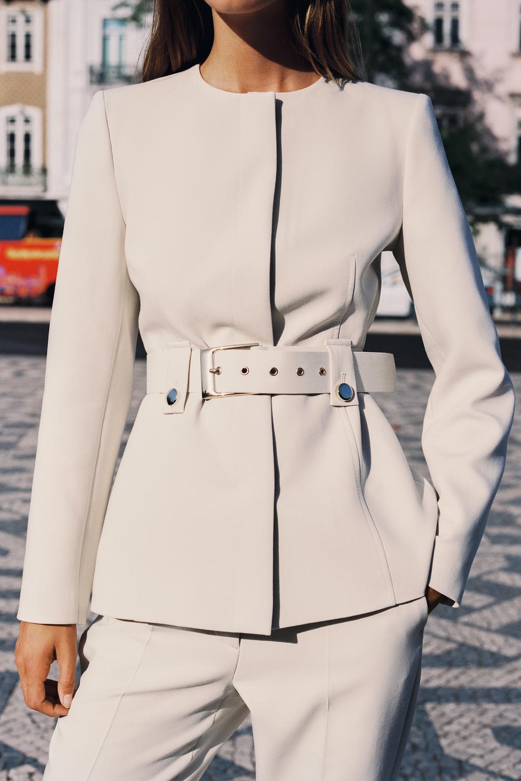 blazer taillée ceinturée