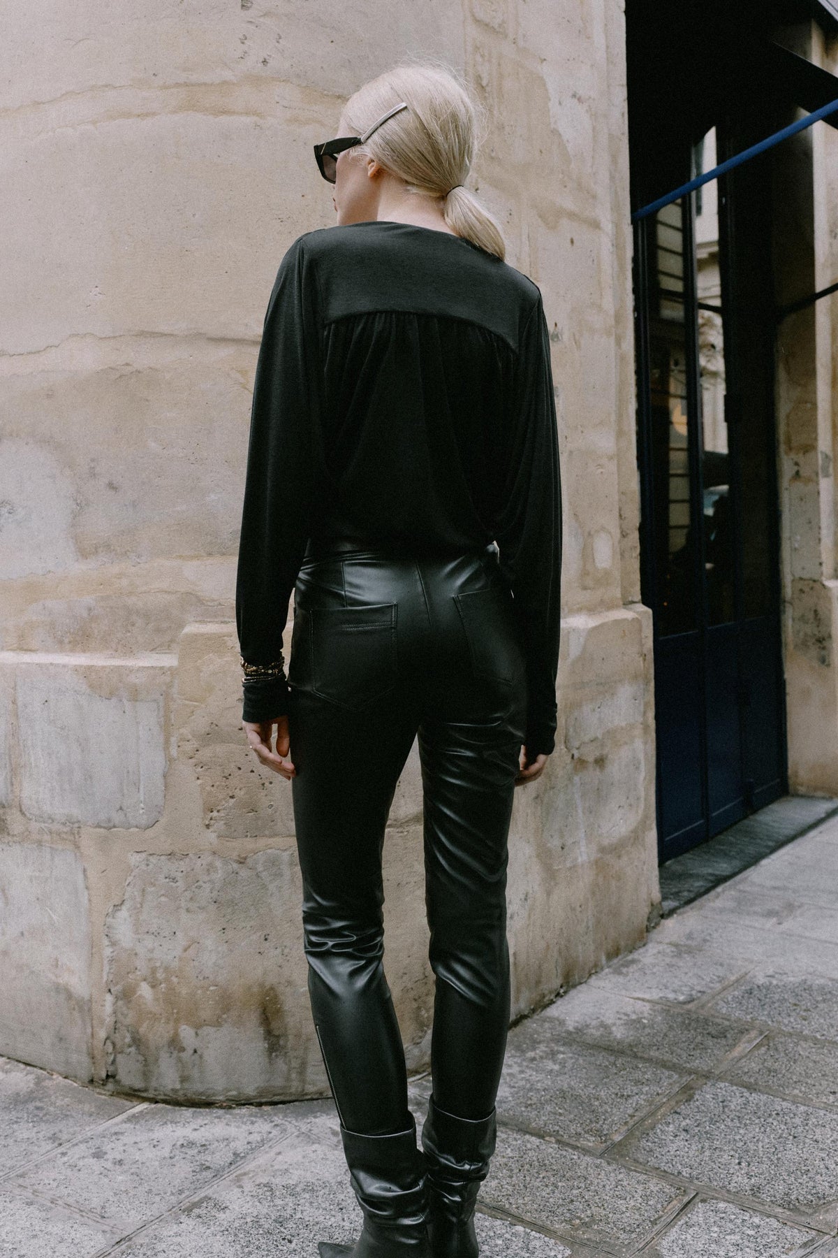 PANTALON MATIÈRE SYNTHÉTIQUE BAS ZIPS
