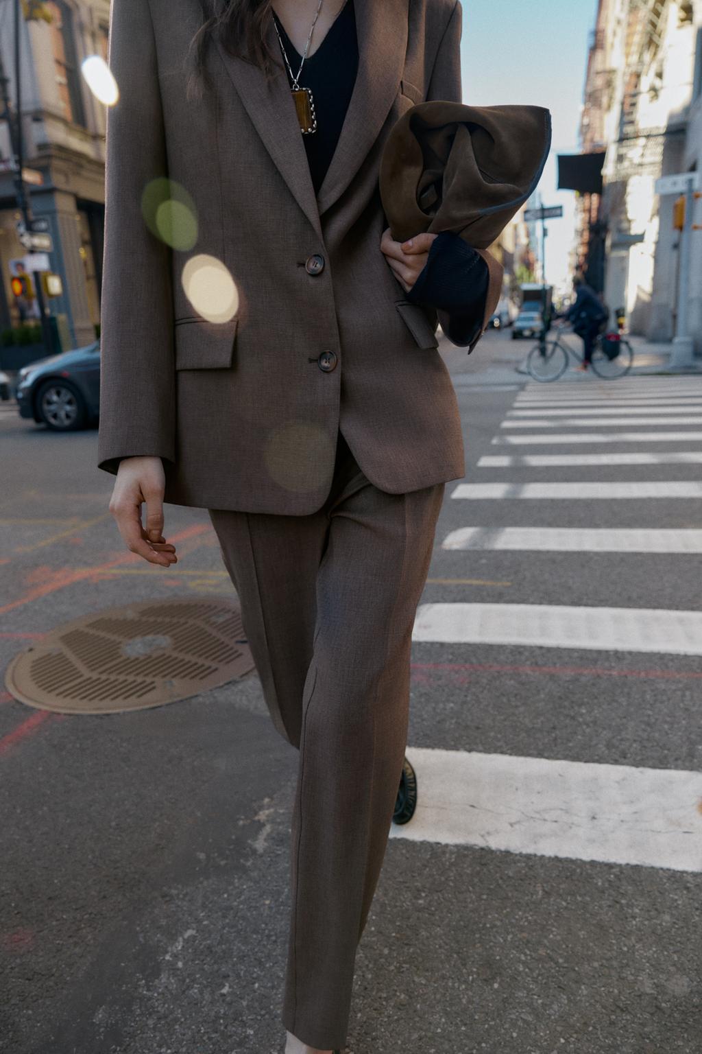 ENSEMBLE BLAZER OUVERTURE DOS | PANTALON BAS BOUTONS