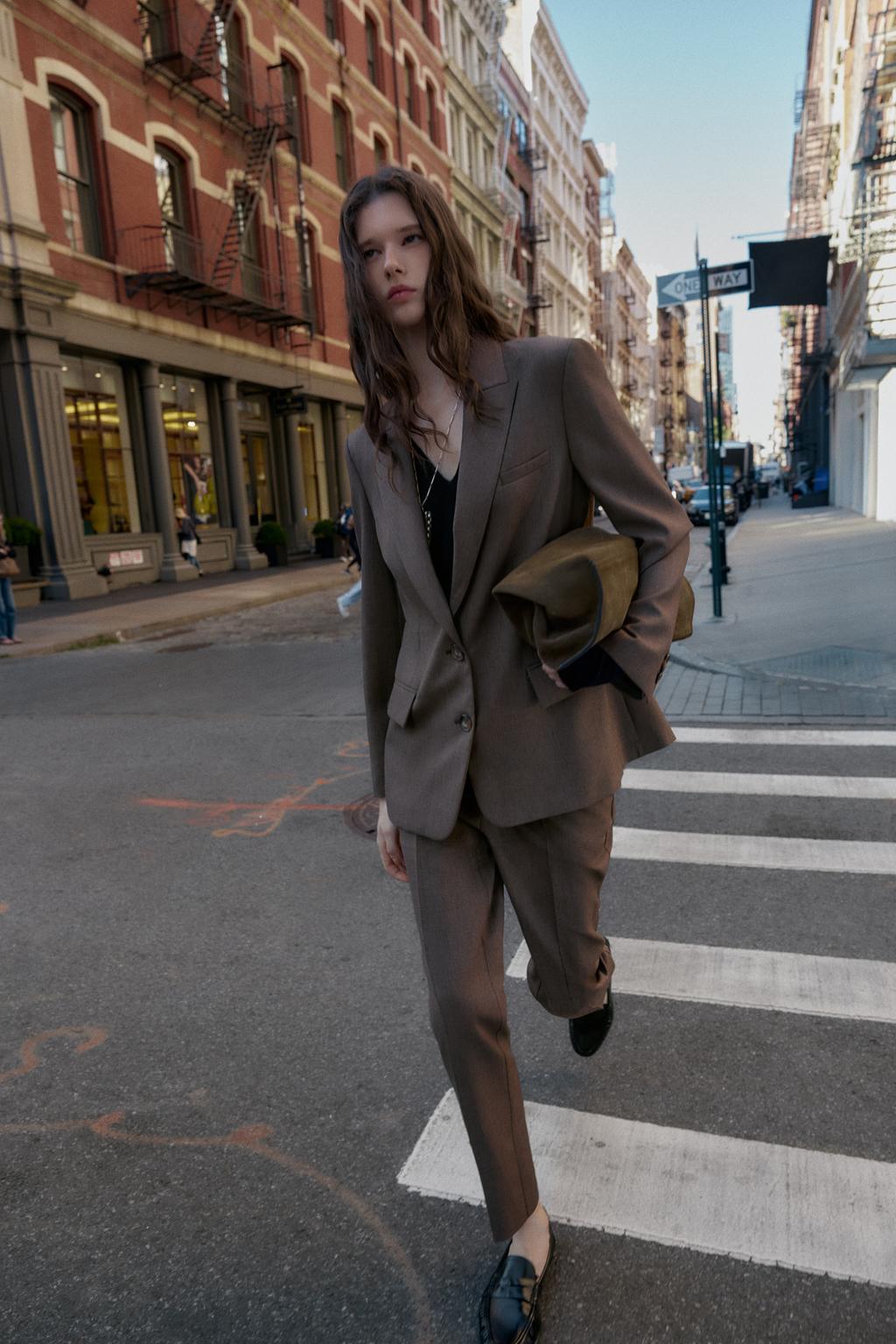 ENSEMBLE BLAZER OUVERTURE DOS | PANTALON BAS BOUTONS