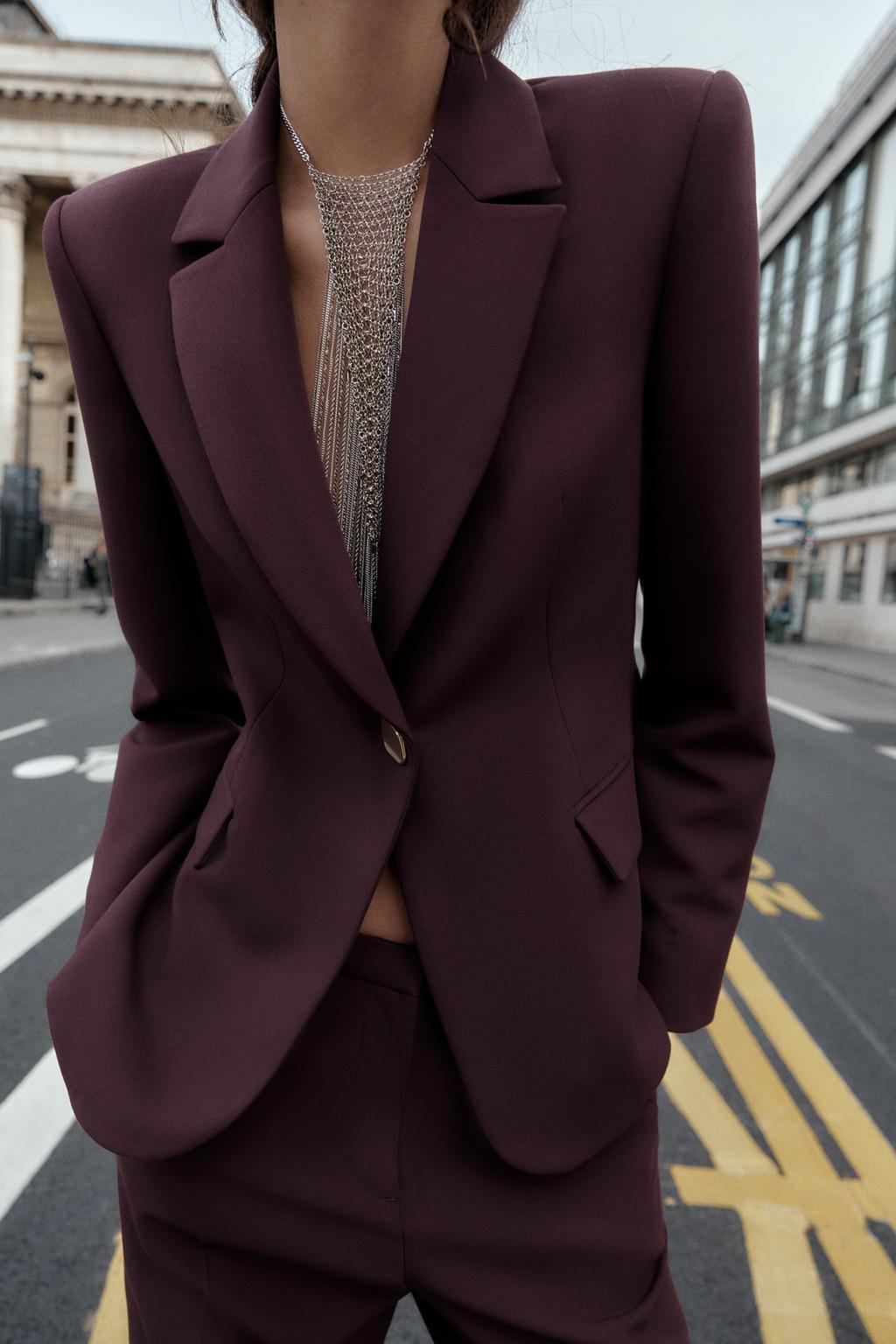 VESTE AJUSTÉE À ÉPAULETTES