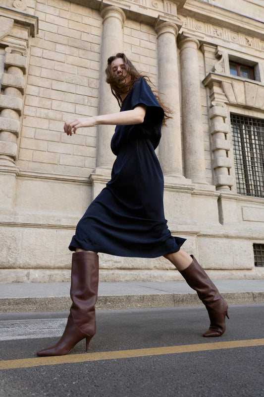 ROBE MIDI MANCHES DESCENDUES PINCES
