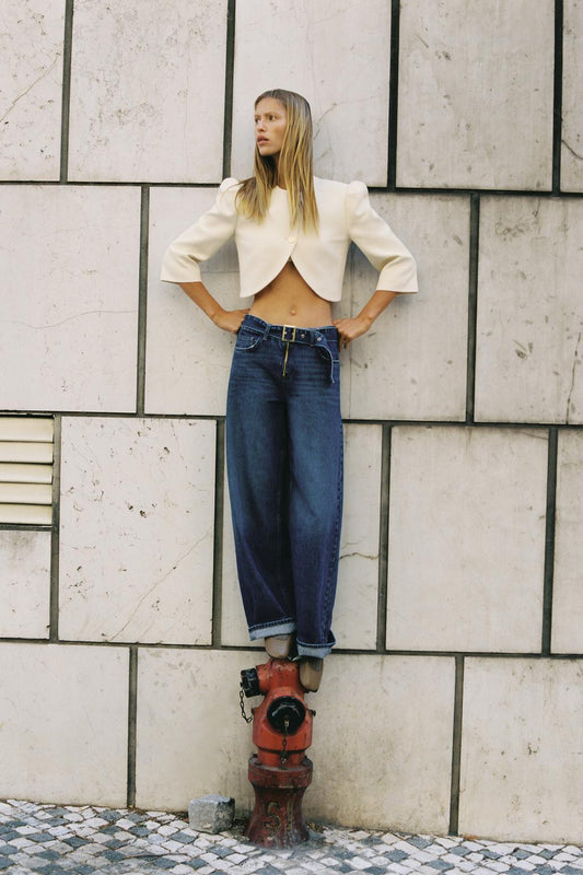 VESTE COURTE À MANCHES BOUFFANTES