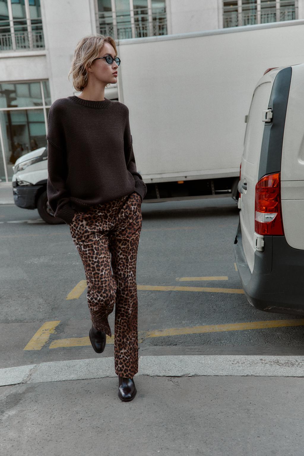 PANTALON FLARE À IMPRIMÉ ANIMAL
