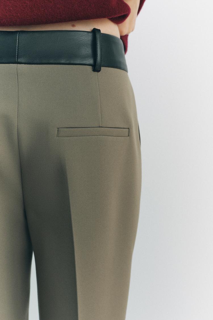 PANTALON AVEC TAILLE EN MATIÈRES VARIÉES EFFET CUIR